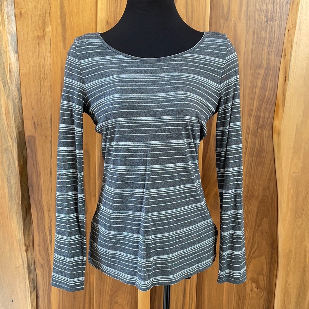 Apt. 9 Grey w/ Silver Stripe Long Sleeve Shirt, XS